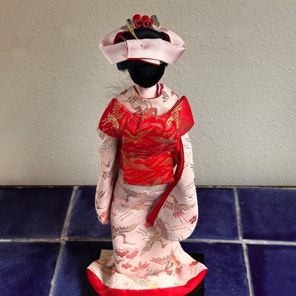 Hanayome Geisha Doll,  Japanese Bride Doll by Nishi Doll Co. c1950 - Picture 4 of 5